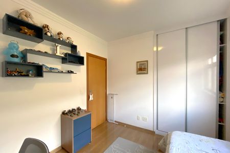 Apartamento à venda com 260m², 4 quartos e 5 vagasQuarto 2