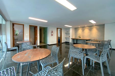 Apartamento à venda com 260m², 4 quartos e 5 vagasÁrea comum - Salão de festas