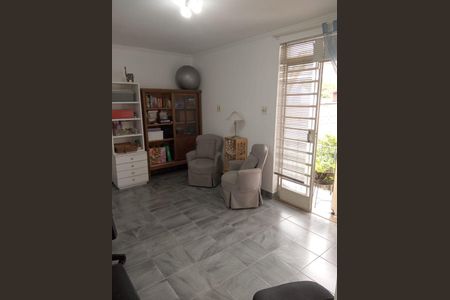 Casa à venda com 4 quartos, 243m² em Indianópolis, São Paulo