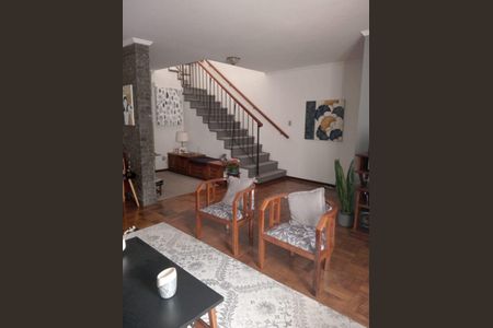 Casa à venda com 4 quartos, 243m² em Indianópolis, São Paulo