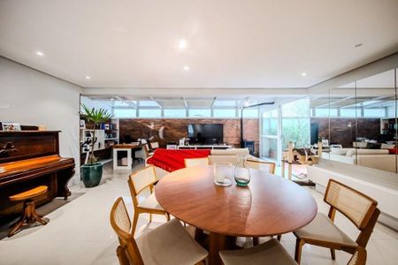 Apartamento à venda com 2 quartos, 121m² em Rio Branco, Porto Alegre