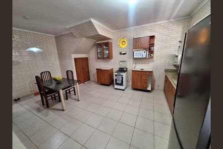 Casa à venda com 348m², 4 quartos e 4 vagas