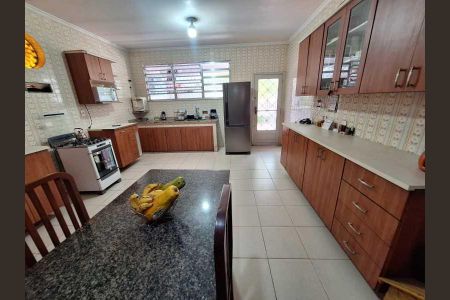 Casa à venda com 348m², 4 quartos e 4 vagas