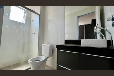 Banheiro de apartamento à venda com 2 quartos, 56m² em Buritis, Belo Horizonte