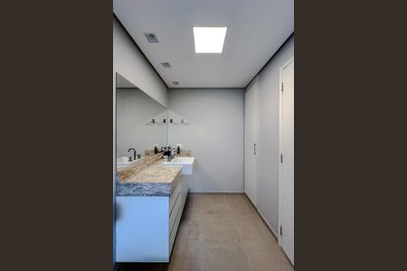Casa para alugar com 250m², 4 quartos e 2 vagas Casa para alugar com 250m², 4 quartos e 2 vagasBanheiro da Suíte