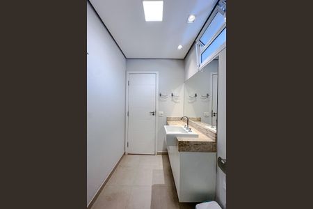 Casa para alugar com 250m², 4 quartos e 2 vagas Casa para alugar com 250m², 4 quartos e 2 vagasBanheiro