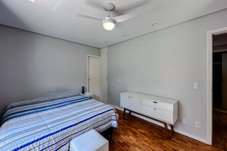 Casa para alugar com 250m², 4 quartos e 2 vagas Casa para alugar com 250m², 4 quartos e 2 vagasSuíte