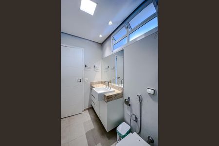 Casa para alugar com 250m², 4 quartos e 2 vagas Casa para alugar com 250m², 4 quartos e 2 vagasBanheiro