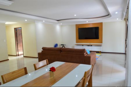 Sala de casa de condomínio à venda com 5 quartos, 2502m² em Jacarepaguá, Rio de Janeiro