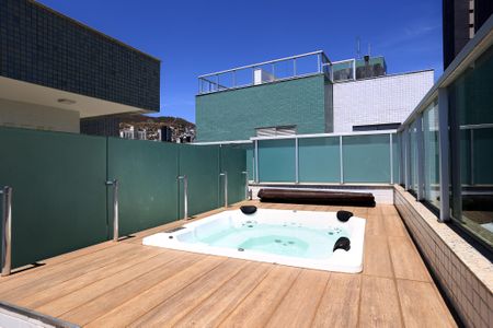 Apartamento para alugar com 240m², 3 quartos e 5 vagas Apartamento para alugar com 240m², 3 quartos e 5 vagasCobertura