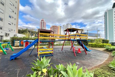 Apartamento à venda com 108m², 3 quartos e 2 vagas Apartamento à venda com 108m², 3 quartos e 2 vagasÁrea comum - Playground