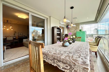 Apartamento à venda com 108m², 3 quartos e 2 vagas Apartamento à venda com 108m², 3 quartos e 2 vagasVaranda