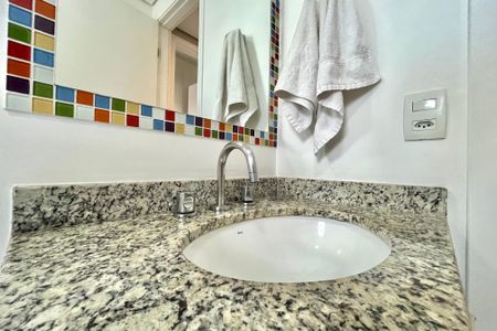 Apartamento à venda com 108m², 3 quartos e 2 vagas Apartamento à venda com 108m², 3 quartos e 2 vagasBanheiro