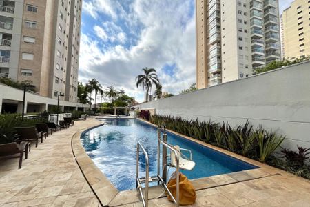 Apartamento à venda com 108m², 3 quartos e 2 vagas Apartamento à venda com 108m², 3 quartos e 2 vagasÁrea comum - Piscina