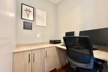 Apartamento à venda com 108m², 3 quartos e 2 vagas Apartamento à venda com 108m², 3 quartos e 2 vagasEscritório