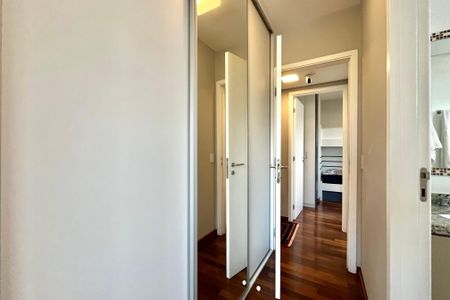 Apartamento à venda com 108m², 3 quartos e 2 vagas Apartamento à venda com 108m², 3 quartos e 2 vagasCloset da Suíte