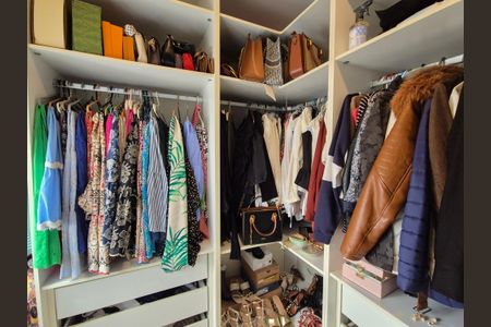 Apartamento à venda com 122m², 3 quartos e 2 vagasCloset do quarto