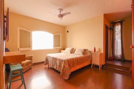 Casa à venda com 407m², 4 quartos e 4 vagas