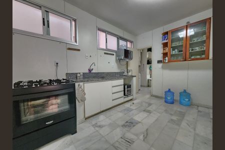 Apartamento à venda com 170m², 4 quartos e 2 vagas Apartamento à venda com 170m², 4 quartos e 2 vagasCozinha