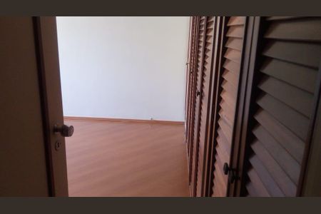 Apartamento à venda com 170m², 4 quartos e 2 vagas Apartamento à venda com 170m², 4 quartos e 2 vagasCloset da Suíte