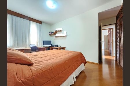 Apartamento à venda com 170m², 4 quartos e 2 vagas Apartamento à venda com 170m², 4 quartos e 2 vagasQuarto