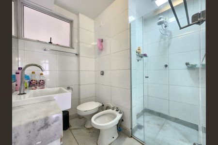 Apartamento à venda com 170m², 4 quartos e 2 vagas Apartamento à venda com 170m², 4 quartos e 2 vagasBanheiro da Suíte