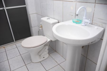 Apartamento para alugar com 165m², 4 quartos e sem vaga Apartamento para alugar com 165m², 4 quartos e sem vagaBanheiro de Serviço