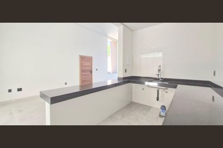 Casa à venda com 199m², 3 quartos e 3 vagasCozinha 