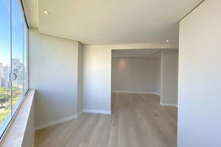 Apartamento à venda com 205m², 4 quartos e 2 vagas Apartamento à venda com 205m², 4 quartos e 2 vagasSuíte 1