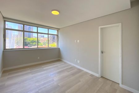Apartamento à venda com 205m², 4 quartos e 2 vagas Apartamento à venda com 205m², 4 quartos e 2 vagasSuíte 2