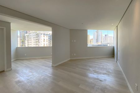 Apartamento à venda com 205m², 4 quartos e 2 vagas Apartamento à venda com 205m², 4 quartos e 2 vagasSuite 1