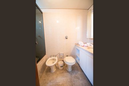 Apartamento para alugar com 589m², 4 quartos e 3 vagas Apartamento para alugar com 589m², 4 quartos e 3 vagasBanheiro da Suíte 3