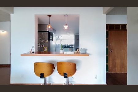 Apartamento à venda com 170m², 3 quartos e 2 vagas Apartamento à venda com 170m², 3 quartos e 2 vagasSala