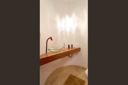 Apartamento à venda com 170m², 3 quartos e 2 vagas Apartamento à venda com 170m², 3 quartos e 2 vagasLavabo