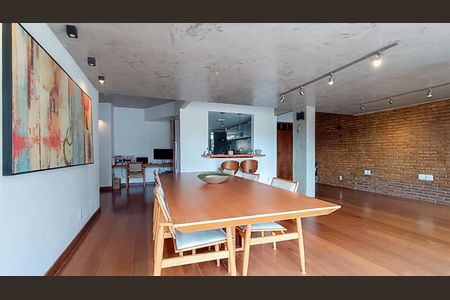 Apartamento à venda com 170m², 3 quartos e 2 vagas Apartamento à venda com 170m², 3 quartos e 2 vagasSala