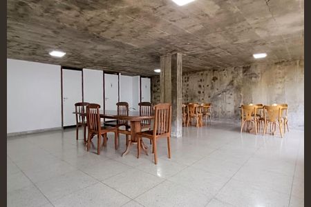 Apartamento à venda com 170m², 3 quartos e 2 vagas Apartamento à venda com 170m², 3 quartos e 2 vagasÁrea comum - Salão de festas