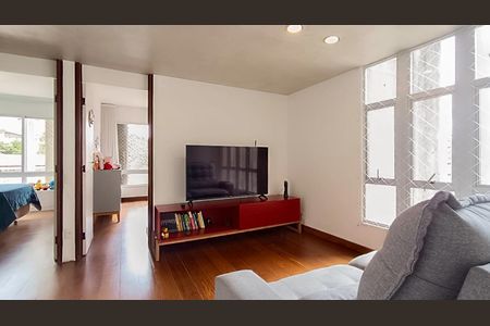 Apartamento à venda com 170m², 3 quartos e 2 vagas Apartamento à venda com 170m², 3 quartos e 2 vagasSala de TV