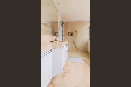 Apartamento à venda com 170m², 3 quartos e 2 vagas Apartamento à venda com 170m², 3 quartos e 2 vagasBanheiro da Suíte