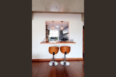 Apartamento à venda com 170m², 3 quartos e 2 vagas Apartamento à venda com 170m², 3 quartos e 2 vagasSala