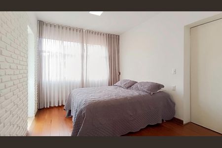 Apartamento à venda com 170m², 3 quartos e 2 vagas Apartamento à venda com 170m², 3 quartos e 2 vagasSuíte