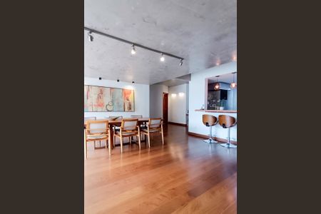 Apartamento à venda com 170m², 3 quartos e 2 vagas Apartamento à venda com 170m², 3 quartos e 2 vagasSala