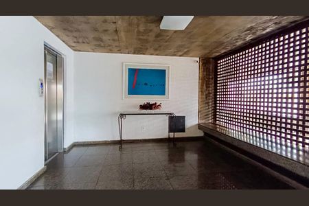 Apartamento à venda com 170m², 3 quartos e 2 vagas Apartamento à venda com 170m², 3 quartos e 2 vagasHall de entrada