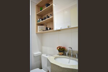 Apartamento à venda com 70m², 2 quartos e 2 vagas Apartamento à venda com 70m², 2 quartos e 2 vagasBanheiro Social