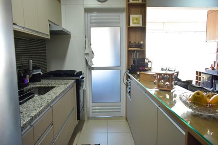 Apartamento à venda com 70m², 2 quartos e 2 vagas Apartamento à venda com 70m², 2 quartos e 2 vagasCozinha