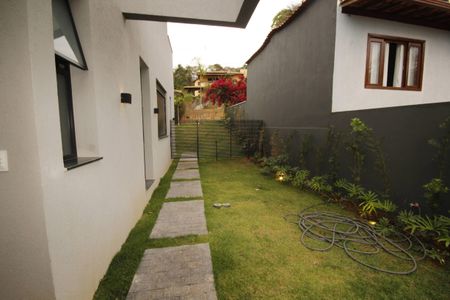 Casa de condomínio à venda com 523m², 4 quartos e 4 vagasQuintal