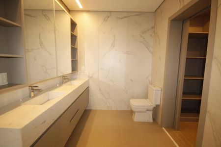 Casa de condomínio à venda com 523m², 4 quartos e 4 vagasbanheiro 5