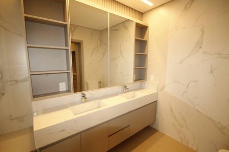 Casa de condomínio à venda com 523m², 4 quartos e 4 vagasbanheiro 5