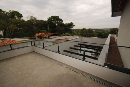 Casa de condomínio à venda com 523m², 4 quartos e 4 vagasvista