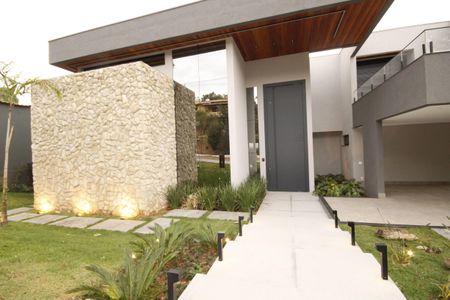 Casa de condomínio à venda com 523m², 4 quartos e 4 vagasFachada
