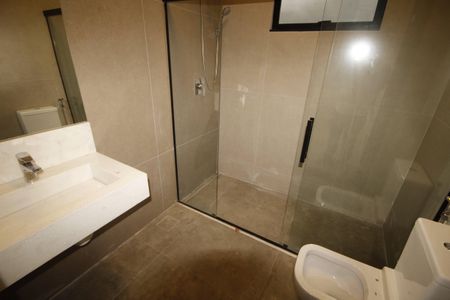 Casa de condomínio à venda com 523m², 4 quartos e 4 vagasBanheiro 1